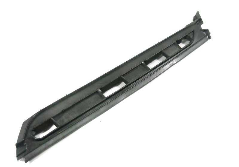 Embellecedor pilar delantero derecho OEM 51337119718 para MINI R50, R53. Pieza original MINI. Ideal para sustituir moldura exterior del pilar A lado acompañante.