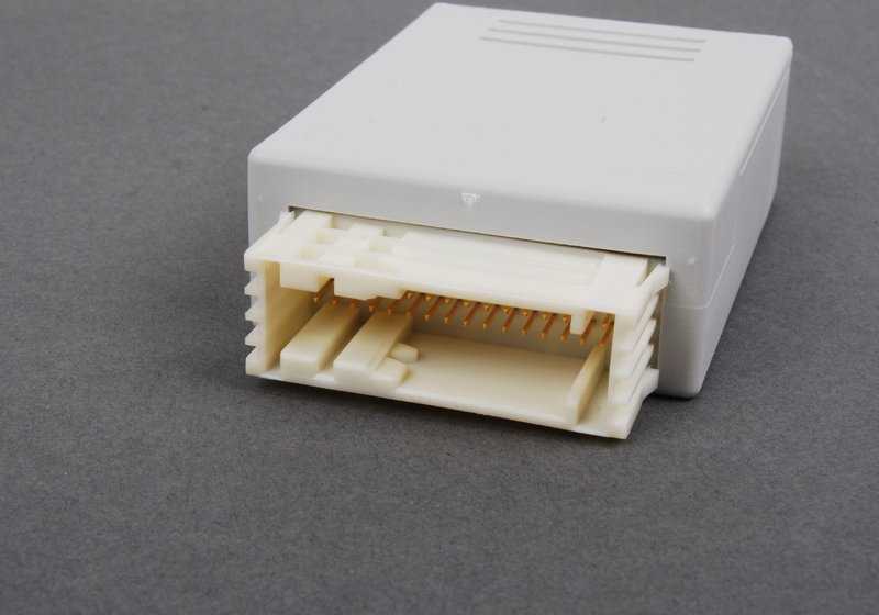 Módulo control presión neumáticos (RDC) OEM 36236785280 para BMW E93. Original BMW.