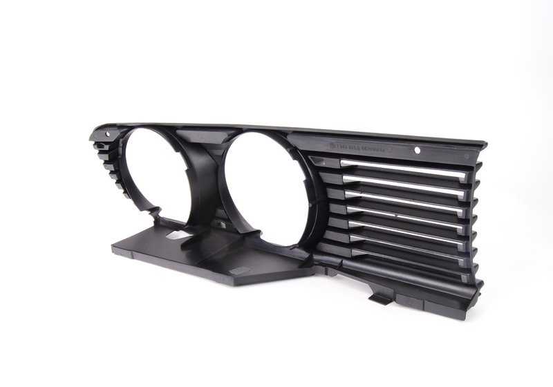 Rejilla de adorno derecho OEM 51131945886 para BMW Serie 3 E30 318i, 320i, 325i... y más. Original BMW.