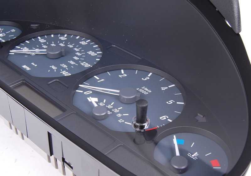 Cuadro de instrumentos sin codificar OEM 62116985675 para BMW E46. Original BMW.
