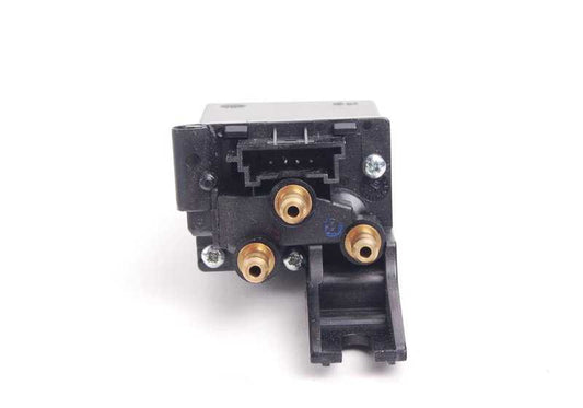 OEM valve unit 67668385632 for BMW E39, E60, E60N, E61, E61N, E38, E65, E66, E70, E70N, E71, E72. Original BMW piece for lumbar support system in front seat.