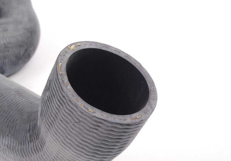 Manguera de refrigerante OEM 11531306832 para BMW E28, E24. Original BMW.