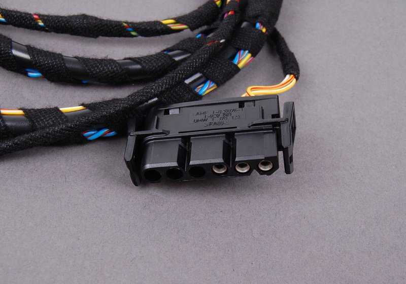 Cable de conexión para navegador OEM 61128377432 para BMW E38. Pieza original BMW.