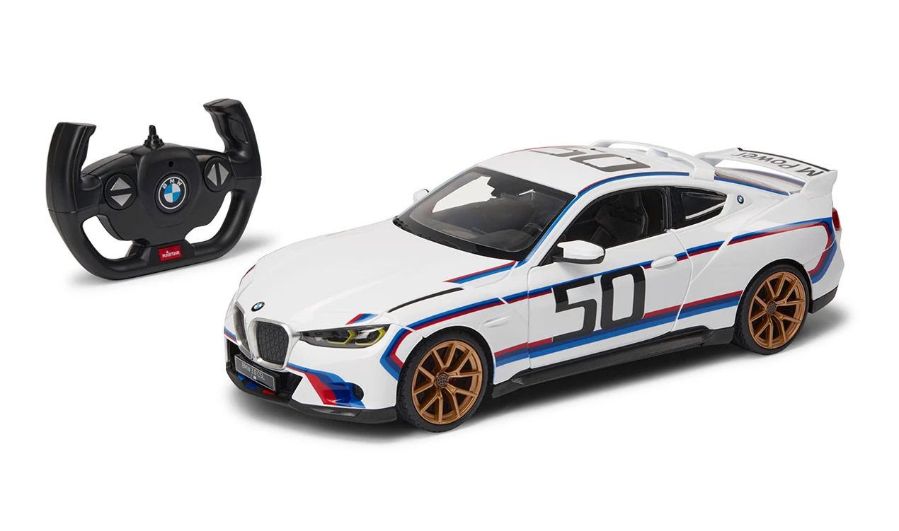 Coche teledirigido BMW 3.0 CSL a escala 1:14 con luces, neumáticos de goma y detalles interiores. Incluye baterías. Para niños desde 8 años. OEM 80445B308D7. Original BMW.