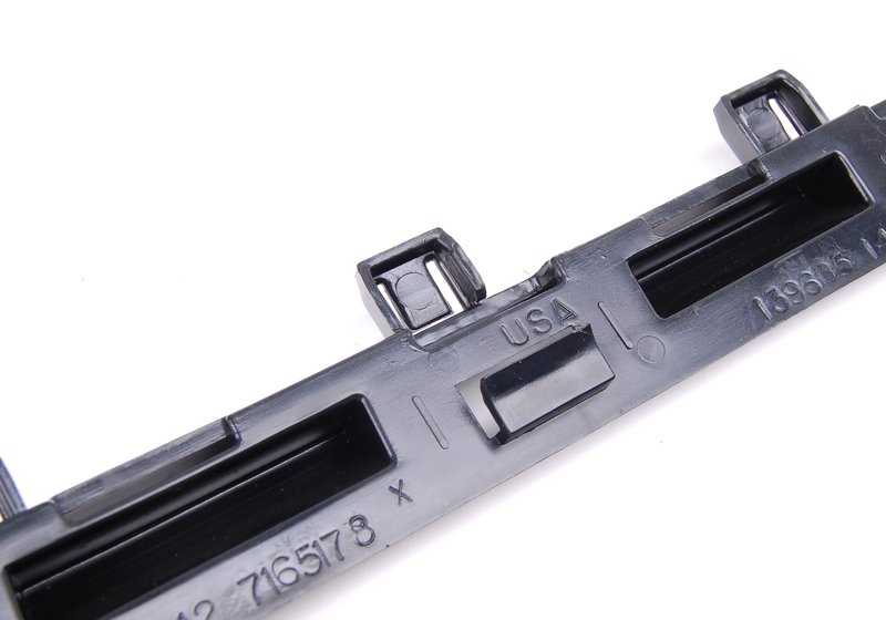 Suporte traseiro direito do para -choque OEM 51127165178 para BMW Z4 E85, E86. Compatível com todos os modelos Z4 2.0i, 2.5i, 2.5SI (2005-2008). Peça original da BMW.