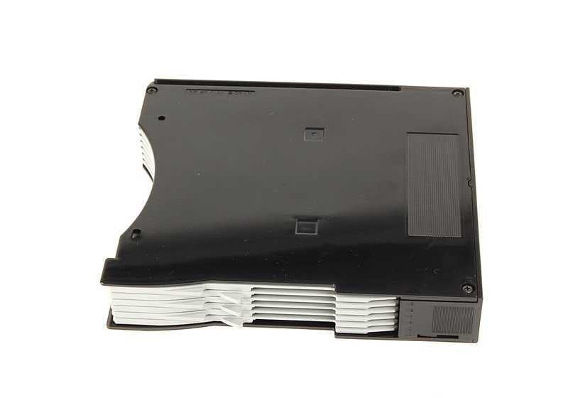 Cargador de CDs OEM 65128355885 para BMW E34, E32, E38, E31. Compatible con radios BMW originales con cambiador de 6 discos. Original BMW.