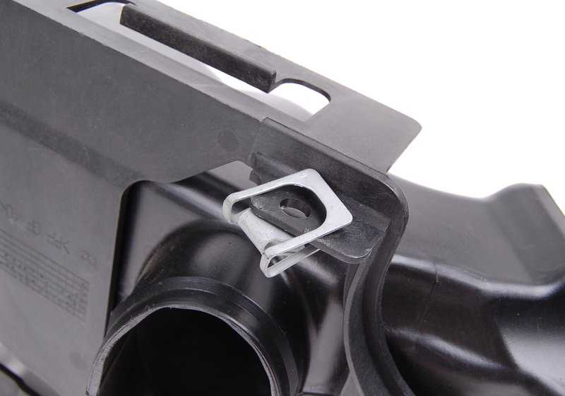 Conducto de aire delantero izquierdo OEM 51717894707 para BMW E46. Original BMW.