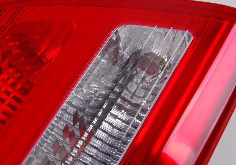 Piloto trasero derecho del portón OEM 63217164484 para BMW X5 E53. Original BMW.