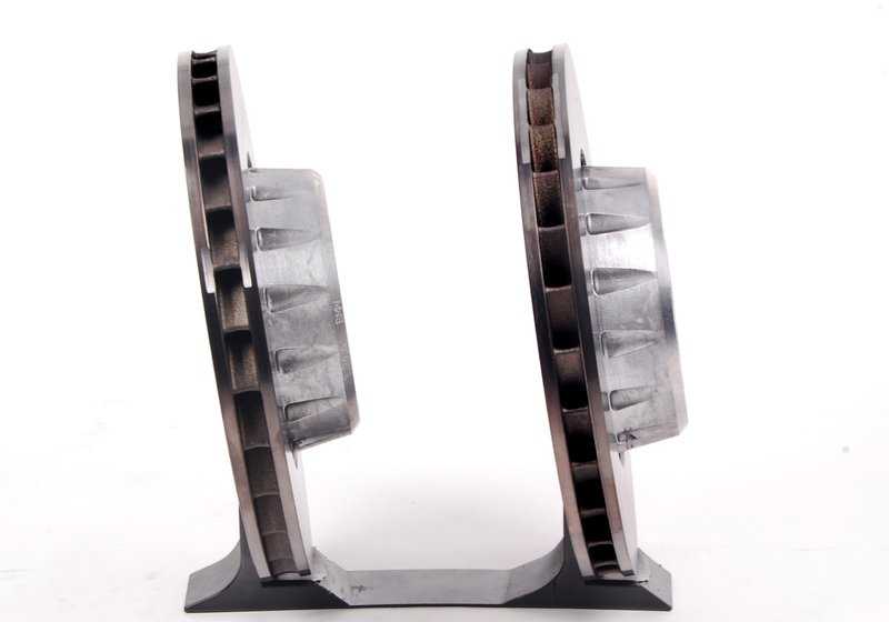 Disco de freno delantero ventilado izquierdo OEM 34112282803 para BMW E39 M5. Medidas 345x32 mm. Compatible con modelos M5 E39 de 1998 a 2003. Pieza original BMW.