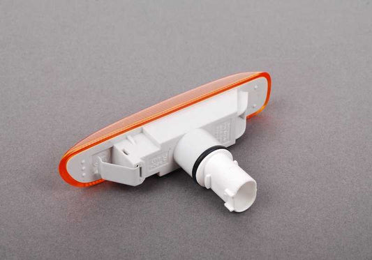 Indicador de dirección adicional derecho OEM 63138370720 para BMW Serie 3 (E46) 1999-2006. Original BMW.