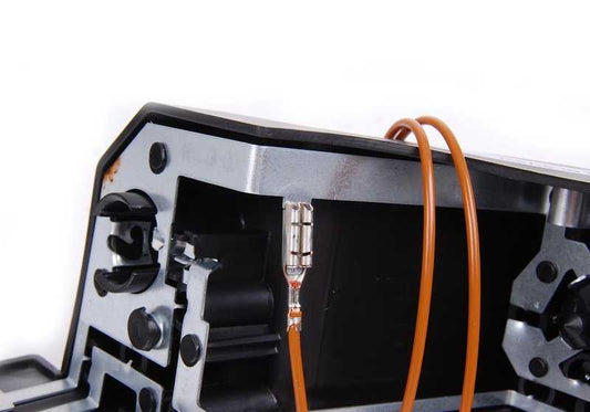 Portalámpara trasero derecho para indicador de dirección OEM 63217361882 para BMW Serie 5 E60, E60 LCI. Original BMW.