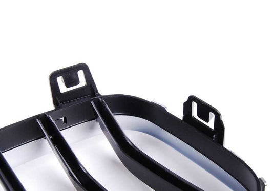 Acabamento frontal para BMW Série 3 F30, F31, F35 (OEM 51137260497). BMW original