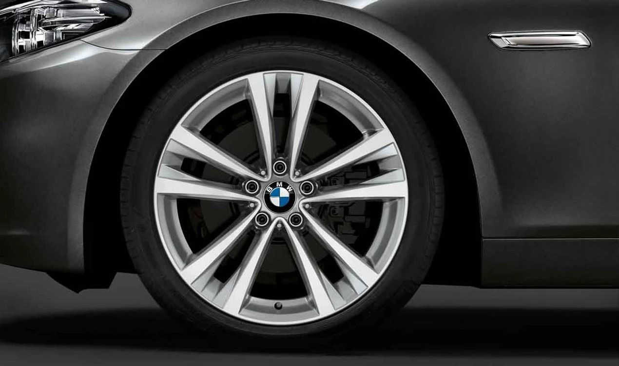 Llanta trasera 19" doble radio 610 bicolor OEM 36116862894 para BMW F10, F11, F10 LCI, F11 LCI. Original BMW.