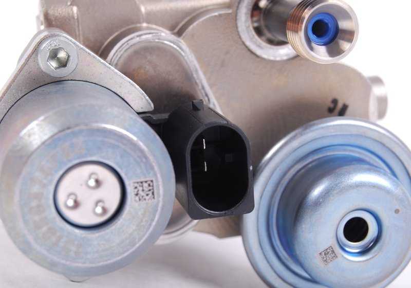 Bomba de alta presión OEM 13517616170 para BMW E82, E88, E90, E91, E92, E93, F33, E60, E61, F07, F10, F11, E63, E64, F12, F13, F01, F02, E84, F25, E70, E71, E89. Original BMW.