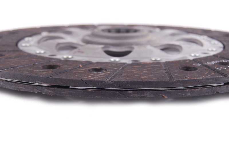 Kit de embrague completo OEM 21207531844 para BMW E46. Compatible con todos los modelos BMW E46. Pieza original BMW.