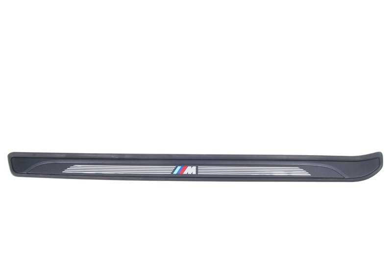 Embellecedor original entrada puerta izquierda OEM 51478045297 para BMW E88 (Serie 1 Cabrio). Original BMW.