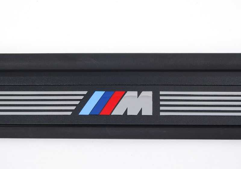 Embellecedor original entrada puerta izquierda OEM 51478045297 para BMW E88 (Serie 1 Cabrio). Original BMW.