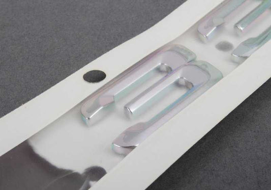 Emblema adhesivo trasero OEM 51147074722 para BMW Serie 3 E90 335xi xDrive. Original BMW.