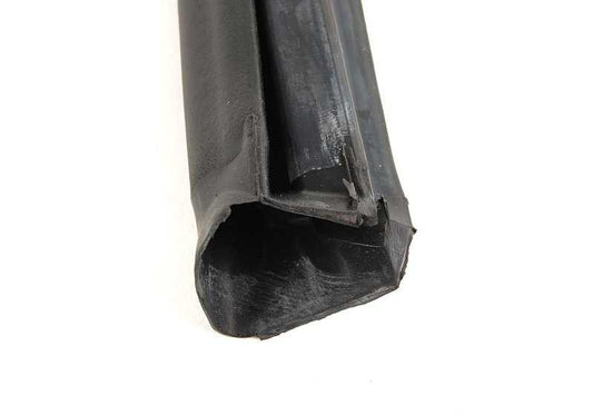 OEM 51718122580 Capuz da junta traseira do capô para BMW E36. Peça original da BMW.