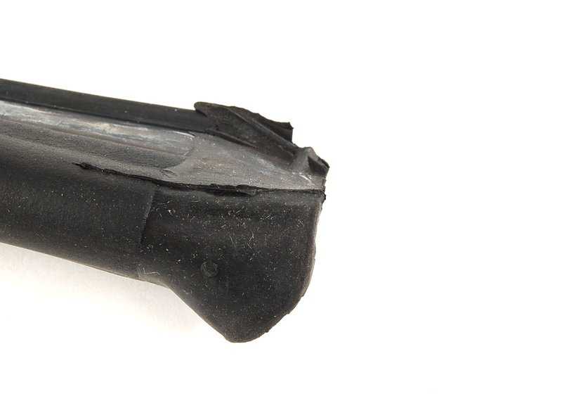 OEM 51718122580 Capuz da junta traseira do capô para BMW E36. Peça original da BMW.