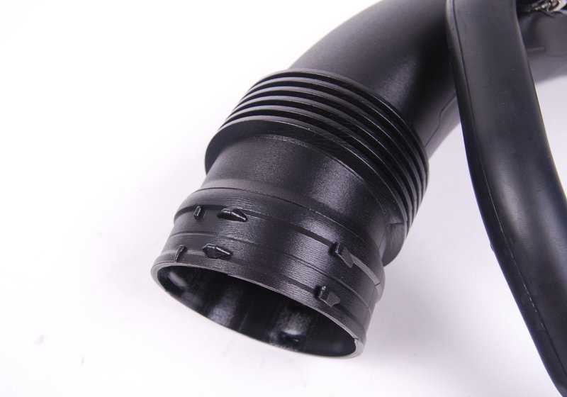 Tubo de admisión de aire OEM 13717582453 para MINI R55, R56, R57, R58, R59. Compatible con versiones Cooper S y JCW. Original MINI.
