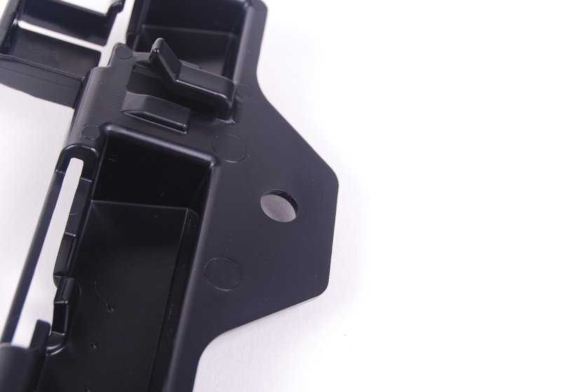 Soporte lateral izquierdo OEM 51777240873 para BMW F20, F20N, F21, F21N, F22, F22N, F23, F23N, F30, F30N, F31, F31N, F35, F35N. Original BMW.