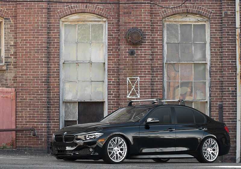 Faldón lateral derecho imprimado OEM 51778056580 para BMW F30, F31 (todos los modelos: 316d con motores N47T y B47K, cambio manual y automático, tracción trasera, de 2012 a 2018). Original BMW.