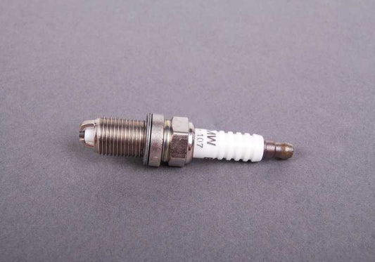 Bujía OEM 12129063428 para BMW E36, E34, E39, E32, E38, E31, Z3. Original BMW.