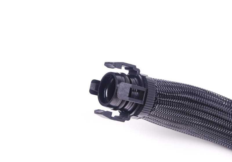 Tubo de ventilación motor OEM 11157575640 para BMW F07, F10, F11, F12, F13, F01, F02, F04, E70, E71, E72. Compatible con motores N63. Original BMW.