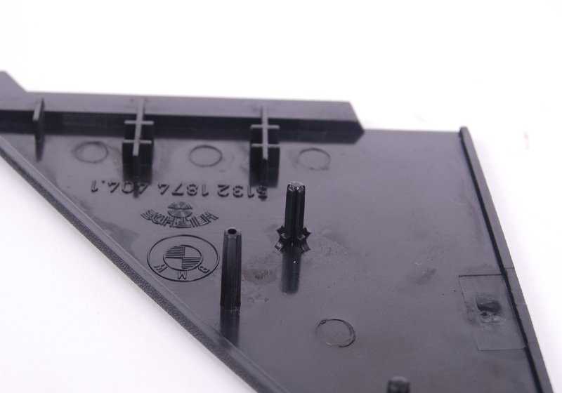 Cubierta derecha OEM 51321874404 para BMW E21. Original BMW.