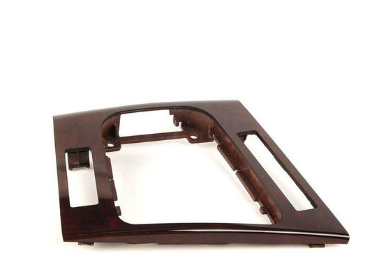 Bandeja inferior de madera OEM 51168209456 para BMW E46. Pieza original BMW. Ideal para sustitución o mejora del compartimento interior. Acabado en madera "Myrte".