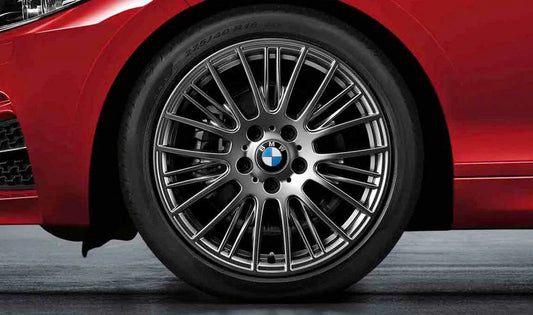 Juego de llantas y neumáticos de invierno Radialspeiche 388 para BMW F20, F21, F22, F23. Original BMW.