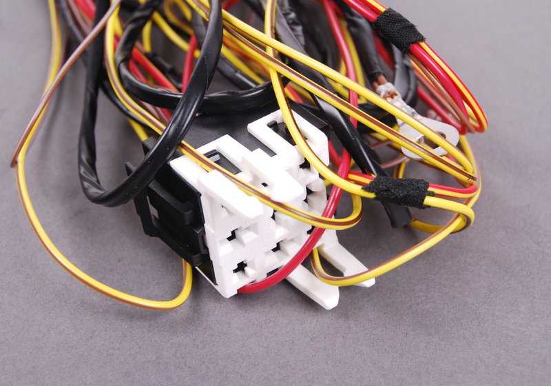 Cableado para faros antiniebla OEM 61129402784 para BMW E36. Original BMW.