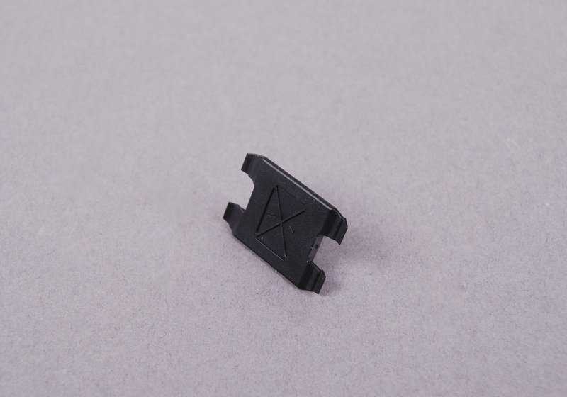 OEM 51718259025 retaining clip for BMW E38, F25, F26. Original BMW.