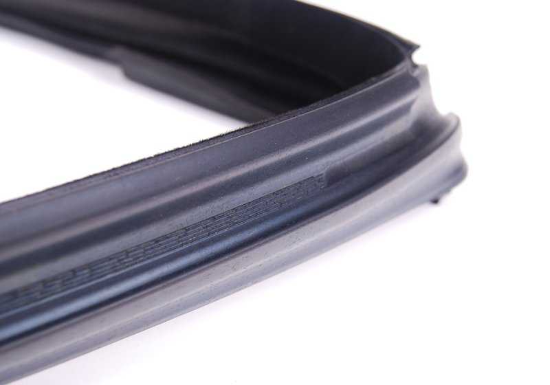 Guía de cristal puerta delantera derecha OEM 51328226874 para BMW E39. Original BMW.