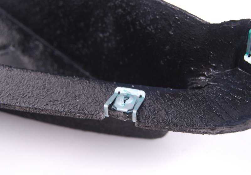 Protección inferior del motor (punta izquierda) OEM 51757896419 para BMW E90, E91, E92, E93. Original BMW.