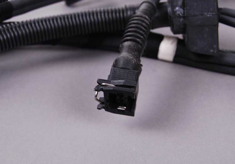 Cableado del módulo de motor y transmisión OEM 12517835524 para BMW E46. Original BMW.