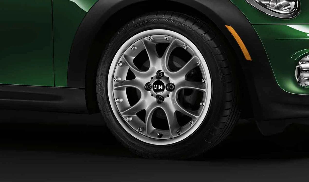 Cerchi in lega 2 pezzi argento 7Jx17 ET48 OEM 36116775686 per MINI R50, R53, R56, R55 Clubman, R52 Cabrio, R57 Cabrio, R58 Coupé, R59 Roadster... e altro ancora. MINI originale.