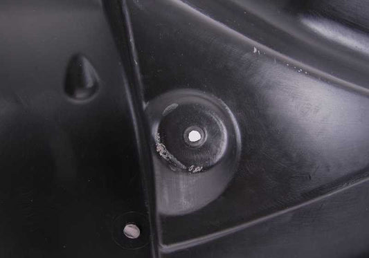 Recubrimiento cubrerueda trasero derecho OEM 51717136682 para BMW Serie 7 E65, E66, E67. Original BMW.