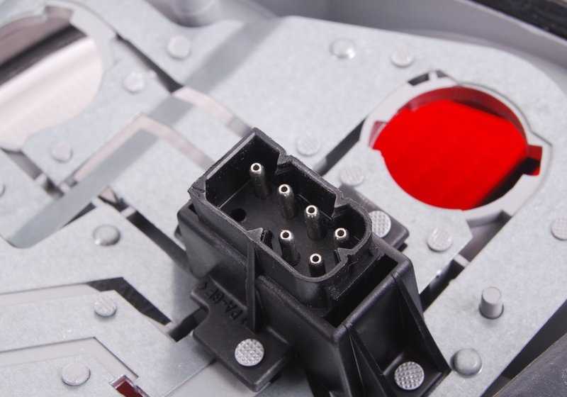 Piloto traseiro direito OEM 63211393430 para BMW E36. Compatível com todas as versões deste modelo. Substituição original da BMW.