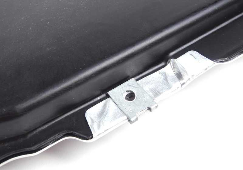 Cubierta inferior con conducto de aire OEM 51753423696 para BMW X3 E83 2.0i, 2.5si, 3.0si (2006–2010). Compatible con transmisión manual y automática. Original BMW.