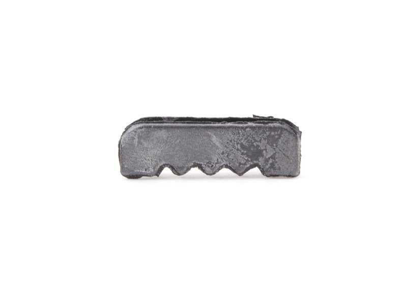 Soporte de goma OEM 11121730352 para BMW E36, E46, E34, E39, E60, E61, E38, E65, E66, E83, E53, Z3, E85. Pieza original BMW colocada en la tapa del motor.