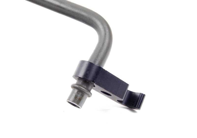 Tubería de refrigeración de aceite OEM 17221745638 para BMW E39 (540i) y E38 (740i). Compatible con motores M62 y cambio automático. Original BMW.