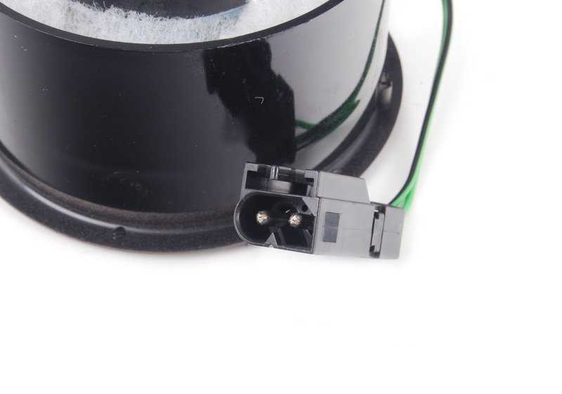 Altavoz OEM 65138357674 para BMW E36. Compatible con sistemas HiFi originales. Repuesto original BMW, ideal para mejorar sonido en vehículos con equipo de serie. Calidad garantizada por BMW.