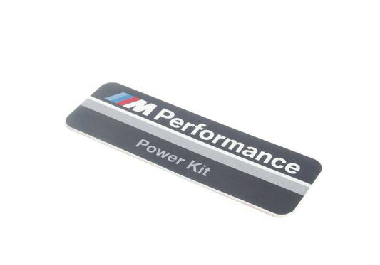 Placa aluminio M Performance OEM 51142296495 para BMW F20. Accesorio decorativo original con diseño deportivo para modelos 120d y 120d xDrive. Original BMW.