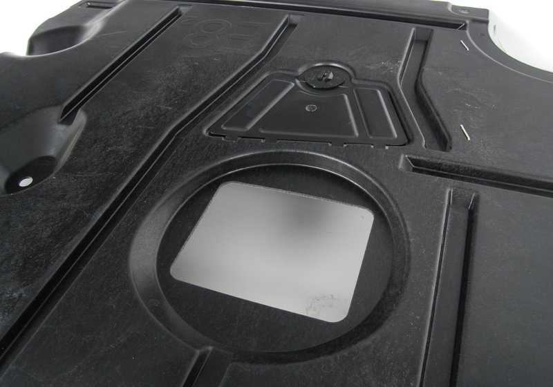 Cubierta protectora del motor OEM 51758051609 para BMW E82. Pieza original BMW.