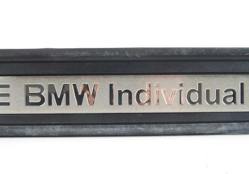 Embellecedor entrada derecha OEM 51478046480 para BMW E92, E92N, E93, E93N. Original BMW.