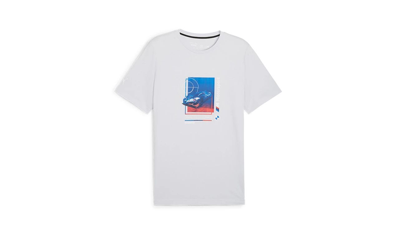 BMW M Motorsport Autografik T -Shirt Gris clair Gris XL. Produit BMW d'origine, conception graphique en caoutchouc inspirée du logo du patrimoine et du moteur V8 hybride. Convient aux amateurs de BMW et aux fans de sport automobile. OEM 80145B318C6.