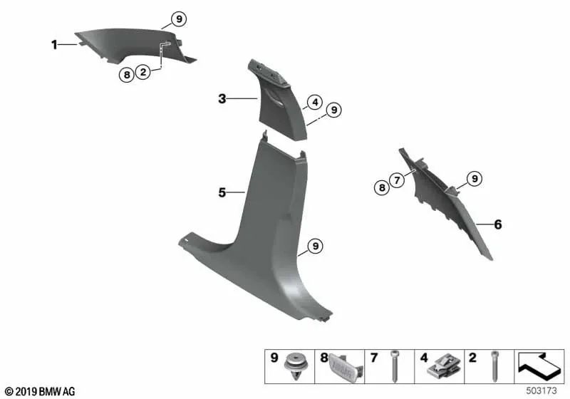 Adorno columna B inferior derecha OEM 51437462690 para BMW F40, F70. Original BMW.