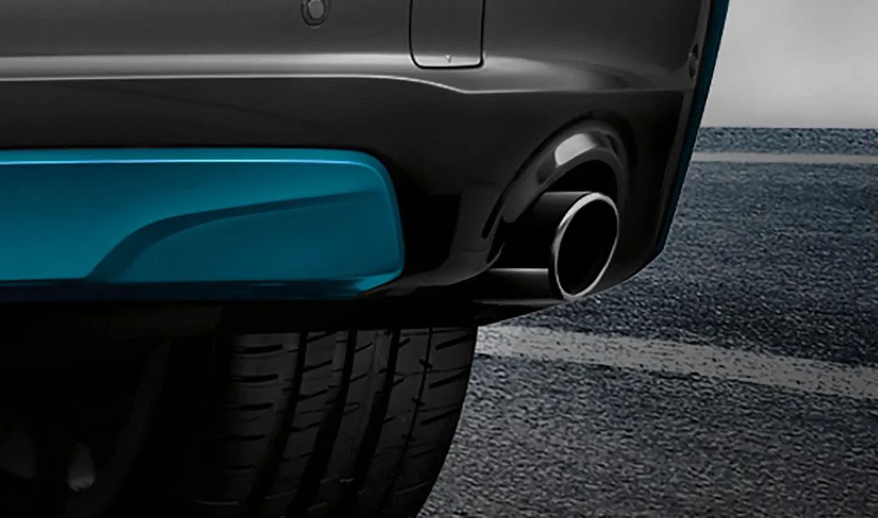 Schwarze Chrom-Auspuffrohrblende OEM 18307622764 für BMW 1er F20, F21, 2er F22, F23, 3er F30, F31, 4er F32, F36... und mehr. Original BMW.